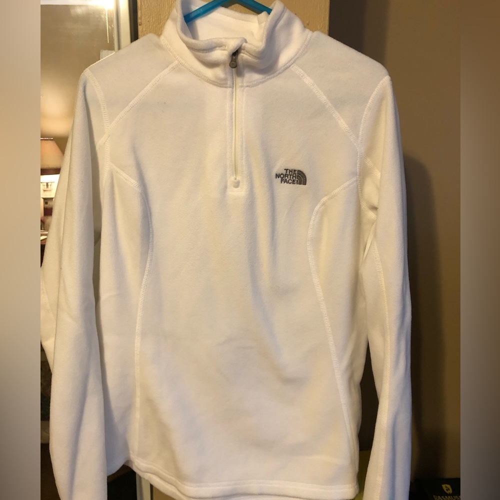 Women’s North Face light weight white zippered jacket. Perfect condition size M